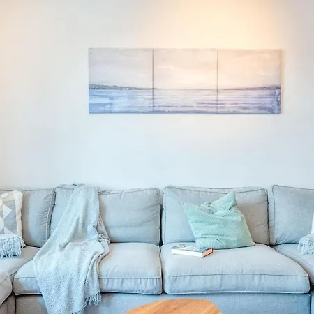 Beautiful For 10 With Garden Appartement