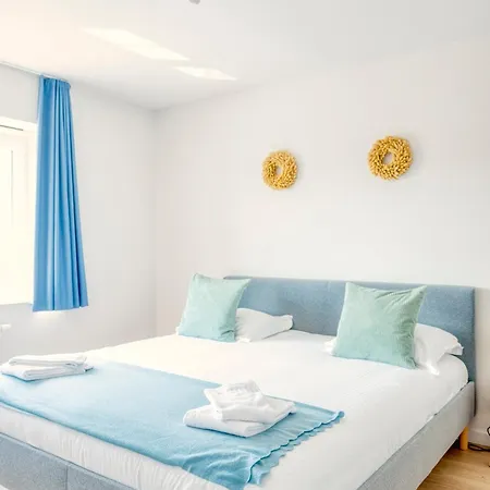 Apartamento Beautiful For 10 With Garden *