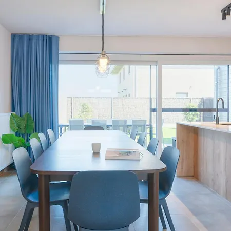 Beautiful For 10 With Garden Apartamento De Haan