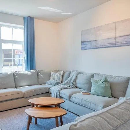 Apartamento Beautiful For 10 With Garden