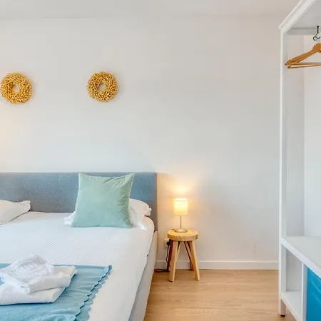 Apartamento Beautiful For 10 With Garden De Haan