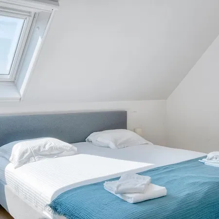 Apartamento Beautiful For 10 With Garden *